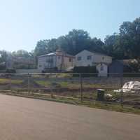 <p>The undeveloped lot at the corner of Oldfield Avenue and Washington Place.</p>