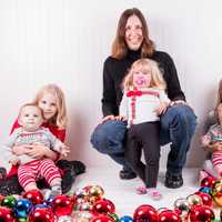 <p>Blauvelt mom Maureen LaPenta and her five children pose for a holiday photo that will be sent to her soldier husband, Joe, who is stationed overseas in Kuwait.</p>