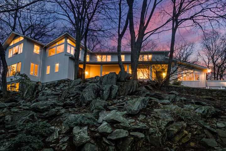 NYC Skyline Offers Nightlight Views For Lofted Chappaqua Home