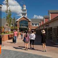 Woodbury Common Among Nation's Most Lucrative Malls