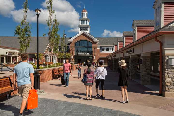 Woodbury Common Among Nation's Most Lucrative Malls