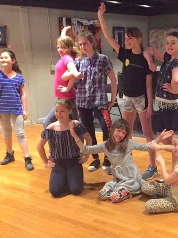 Spotlight Arts Performs 'Alice In Wonderland Jr.' in Brewster
