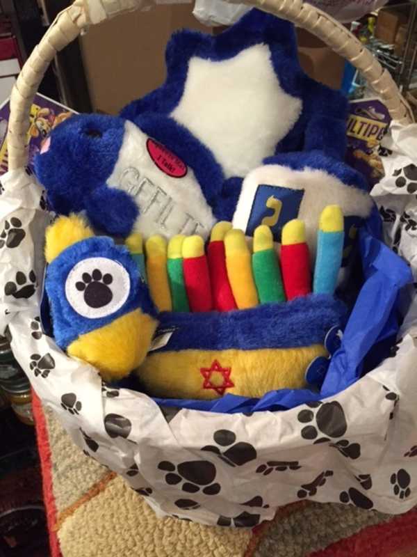 Rye's All Paws Store Offers Hanukkah Treats For Dogs 