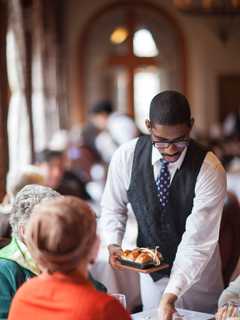 Celebrate Fall's Apple Harvest At Hyde Park's American Bounty