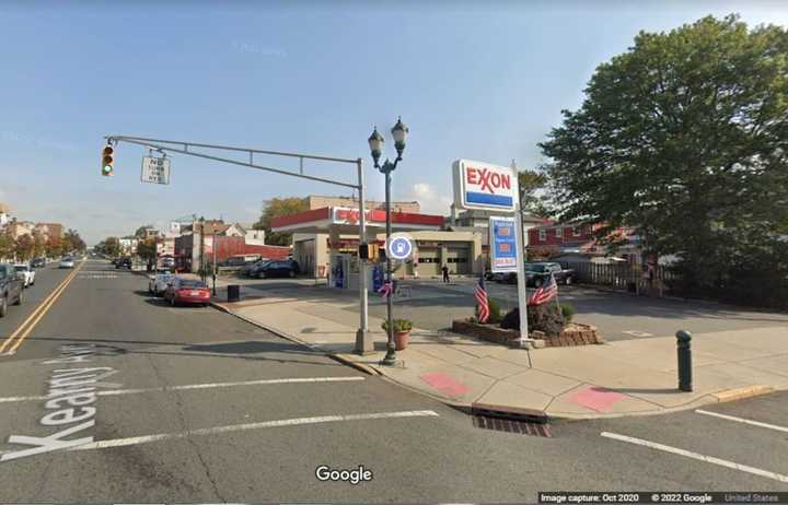 A group of thieves broke into the Exxon Mini-Mart at 514 Kearny Ave. in Hudson County Tuesday morning and stole the ATM, police say.