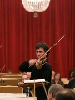 Violinist Berlinsky Performs At Yorktown Presbyterian Church