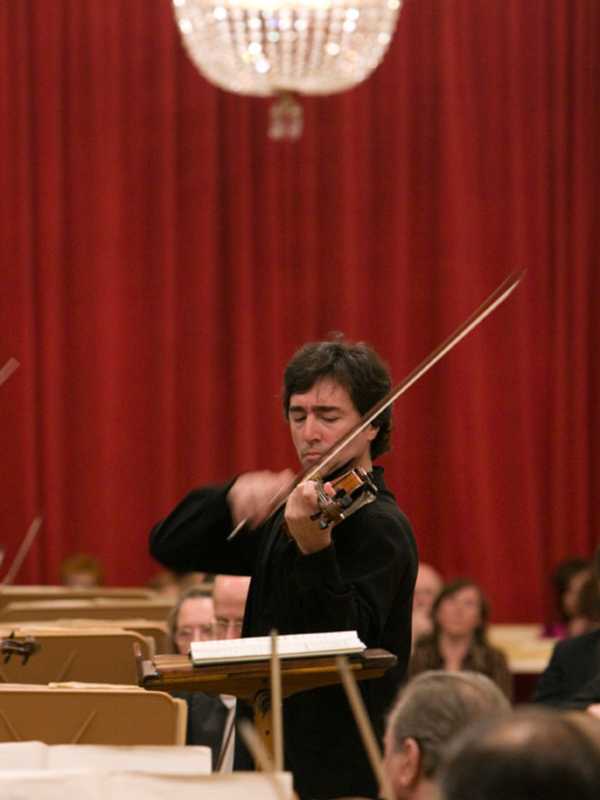 Violinist Berlinsky Performs At Yorktown Presbyterian Church