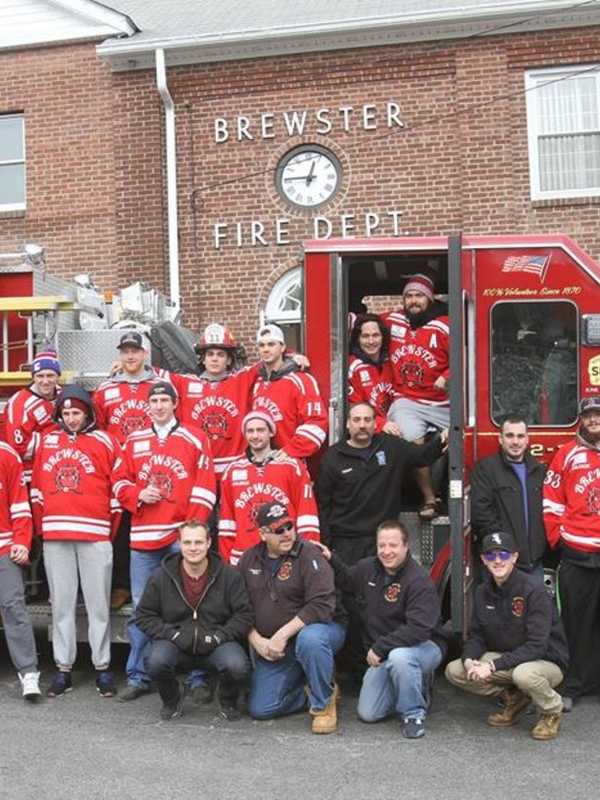 Brewster Bulldogs Hockey Team Visits Fire Department