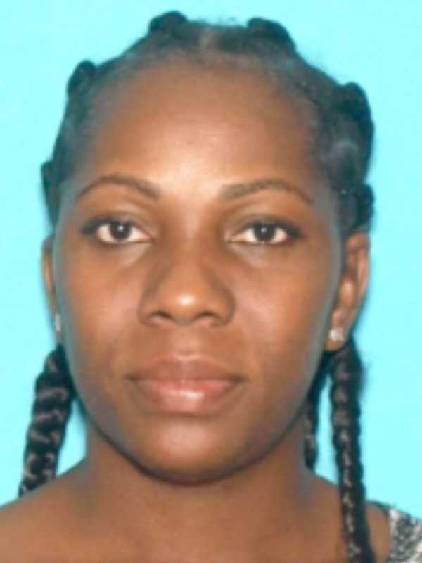 Hackensack PD: School Dropoff Mom Who Blocked Traffic Bites One Officer, Punches, Kicks Others