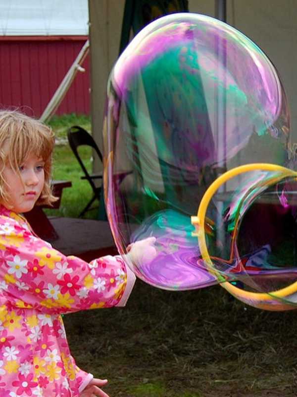 East Rutherford Library Organizes Holi Bubble Art Program