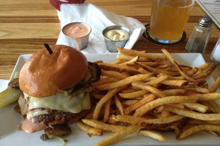 New City's Burger Loft Vies For Fry Win In DVlicious Contest