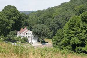 Explore Hunt-Parker Preserve On Lewisboro Land Trust's Spring Hike