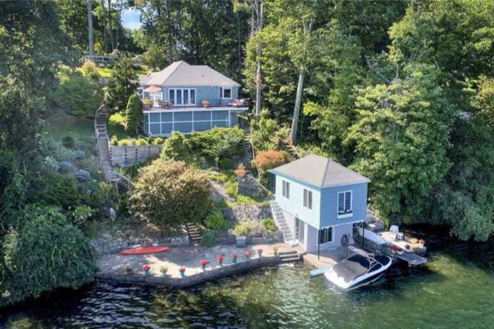 Ex-Yankees Manager Joe Torre Sells Lake House In Area