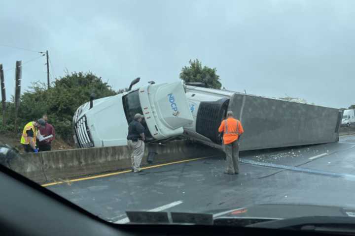 Crash Closes I-176 In Berks County