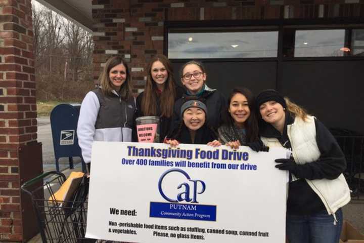 Brewster Students Fill Baskets With Thanksgiving Treats For Putnam