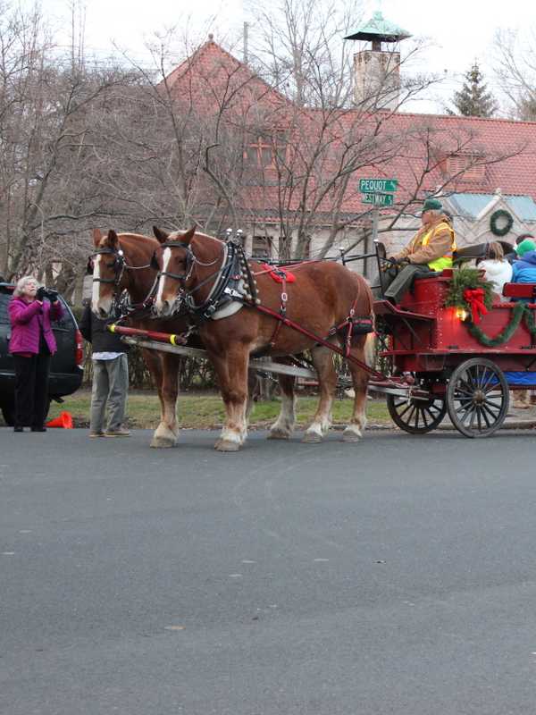 Come To Pequot Library's Holiday Caroling Party, Open House In Southport