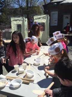 Chabad Of Rivertowns Invites All To Community Sedar
