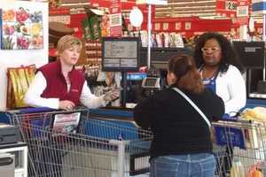 United Way Surprises Danbury Shoppers With Free Groceries