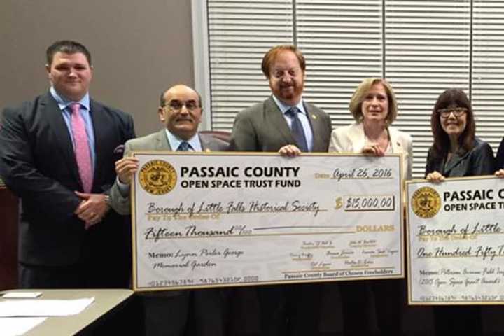 Passaic County Freeholders Present $165,000 To Open Space For Projects