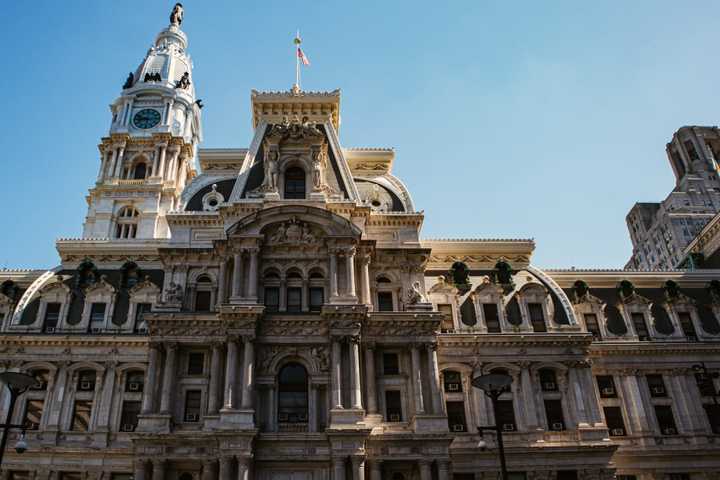 Gunman Opens Fire At Guard Near City Hall: Philly Police