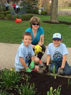What A Wonderful World: Cub Scouts Gussy Up 'Den' For Earth Day