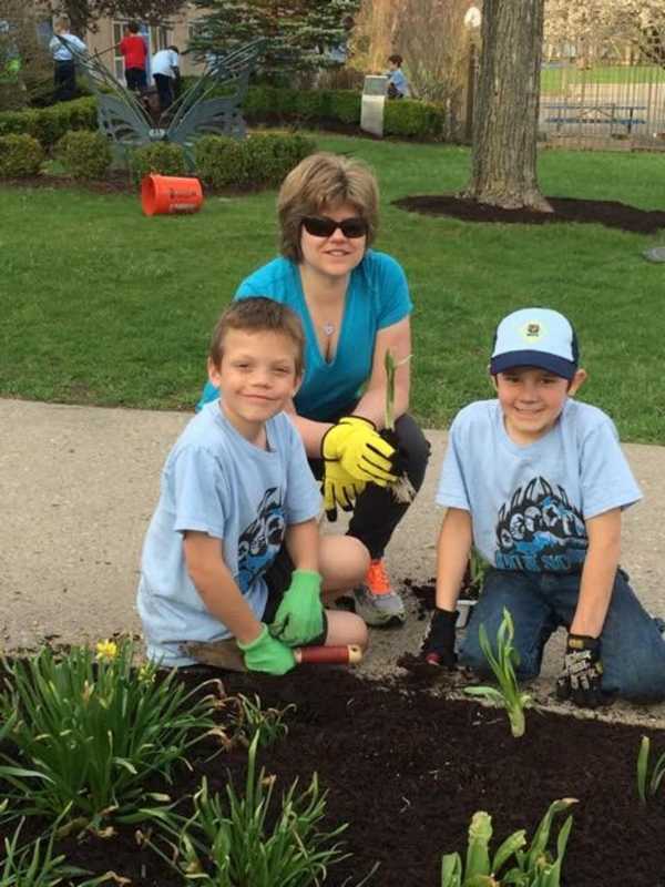 What A Wonderful World: Cub Scouts Gussy Up 'Den' For Earth Day