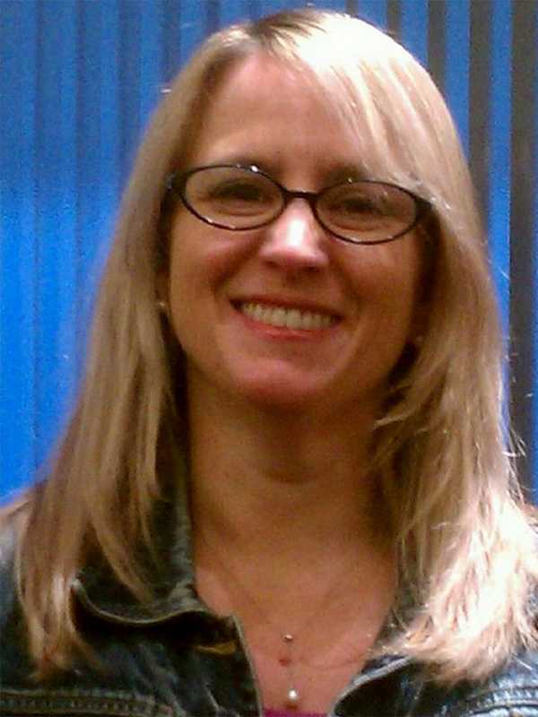 Aunt Sues Westport Nephew Over Broken Wrist Suffered In Embrace 