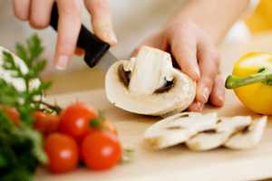 St. Vincent's Medical Center Hosts Free Cooking Demonstration In Bridgeport