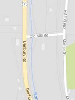 Fairfield Driver Goes Off Road In The Rain And Hits A Tree In Wilton