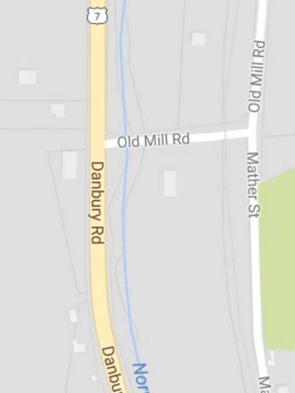 Fairfield Driver Goes Off Road In The Rain And Hits A Tree In Wilton