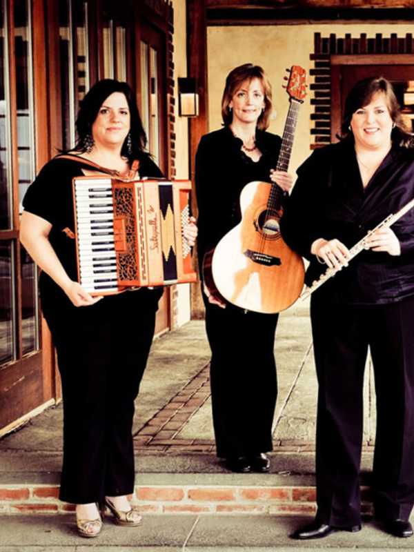 Cherish The Ladies Brings Irish Sounds To Sacred Heart University