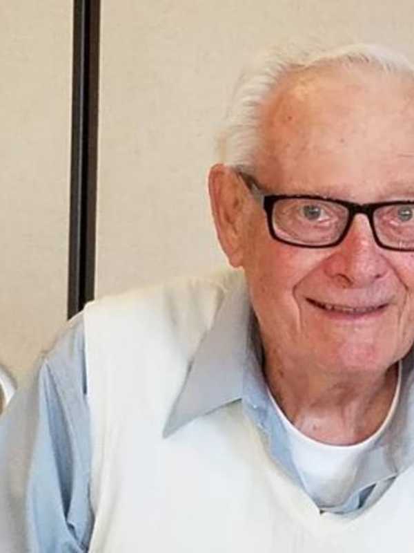 Robert E. Condon, 88, Former State Trooper, Telephone Co. Manager