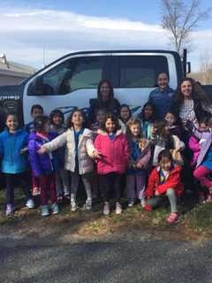 Daisy Troop Visits Upper Saddle River Police