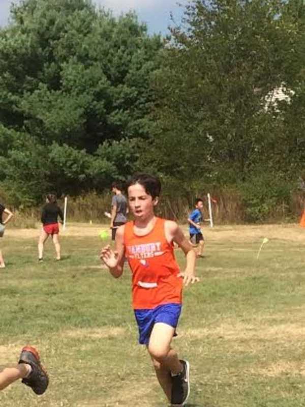 Danbury Flyers Take 3rd In Girls Race At Wilton Invitational