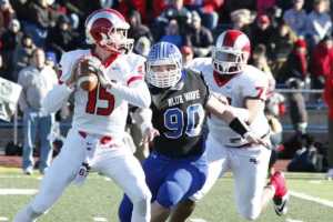 Darien-New Canaan Fight For FCIAC Title In Annual Thanksgiving Game