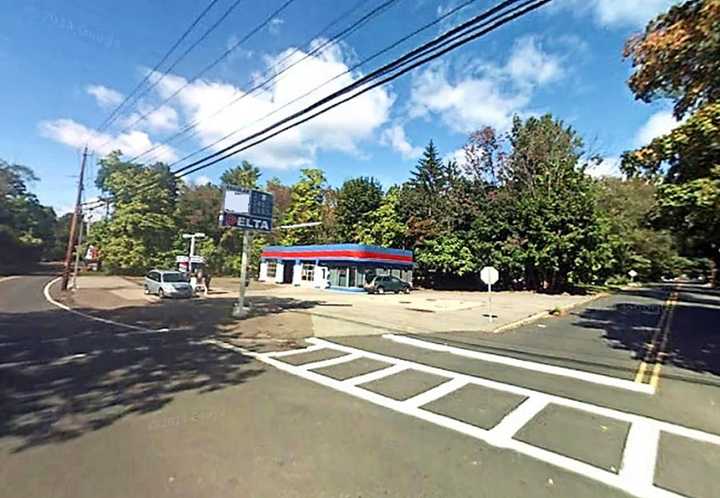 Delta gas at Franklin and Lakeside.