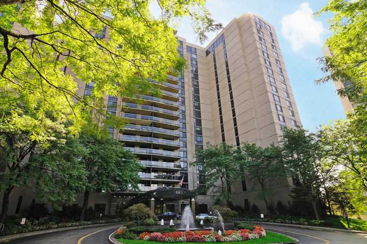 High-Rise Drama Atop Palisades: Fort Lee PD, FD Rescue Workers On Dangling Scaffold