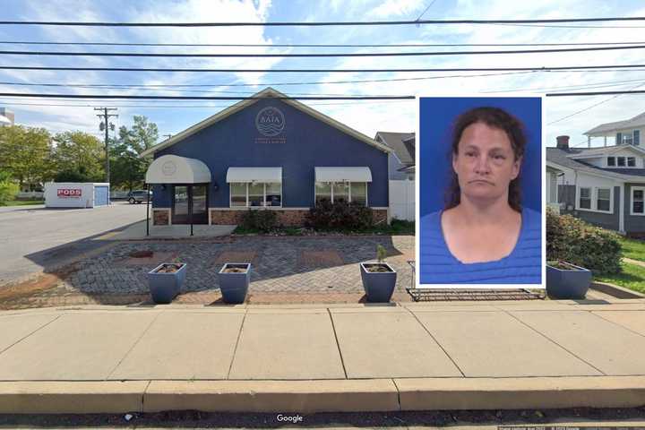 Woman Urinating Treats Diners To Show Outside Wine Bar In Calvert County: Sheriff