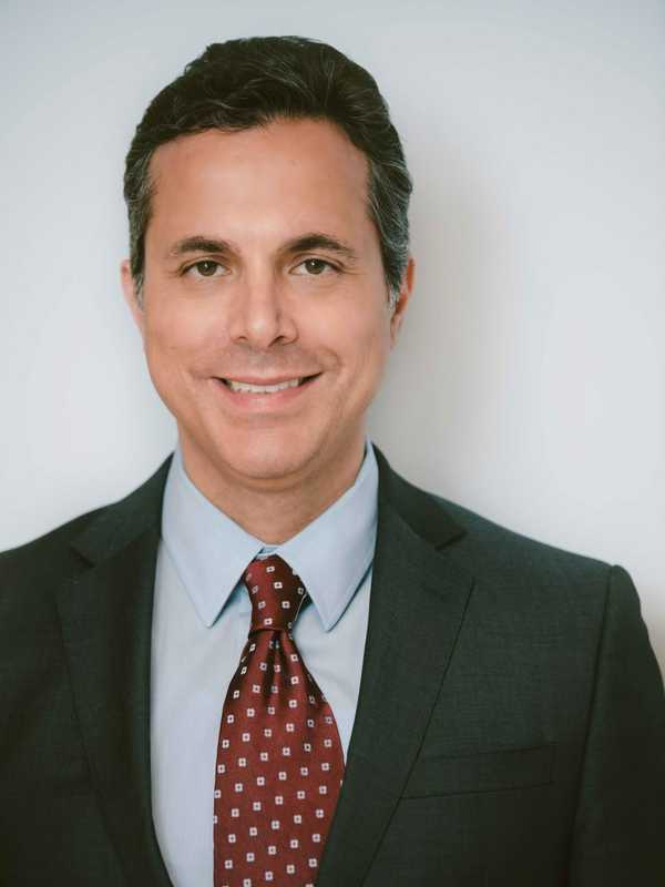 Wilton Doctor To Open New Plastic Surgery Practice in Fairfield