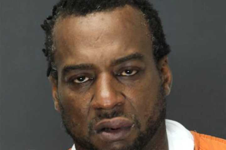 PD: Violent Ex-Con Crashes On Route 17, Fights Pursuing Paramus Officers