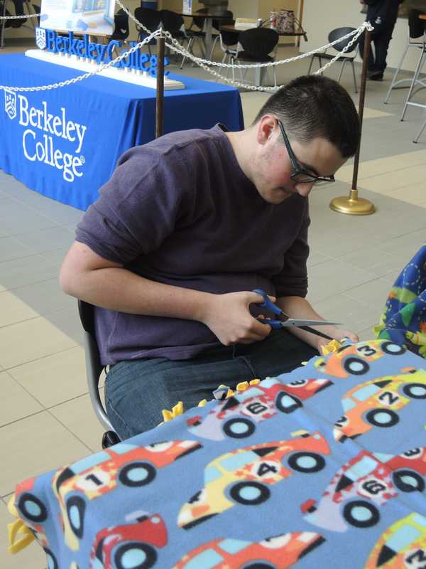 Ho-Ho-Kus Parishioners Seek Blankets For Underserved Totowa Women