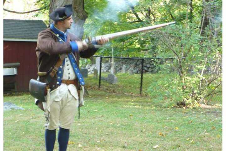 Teacher Presents Revolutionary War Program In Putnam