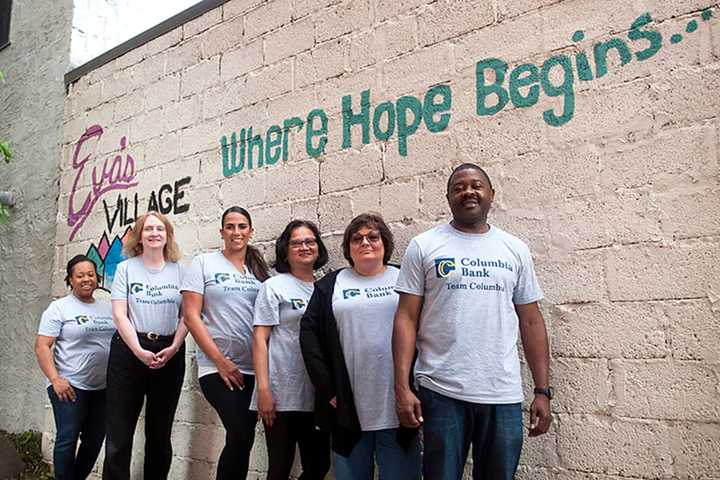 Fair Lawn Bank Volunteers Feed Hundreds In Paterson