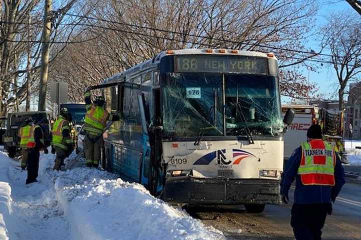 Philly-Bound NJ Transit Bus Crashes On Atlantic City Expressway, 6 Hurt