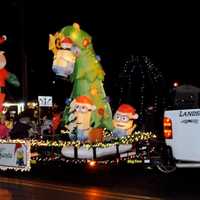 New Fairfield Tree Lighting, Parade, Small Biz Saturday Ring In Holidays