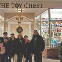 Ridgefield Police Take Kids To Shop With A Cop