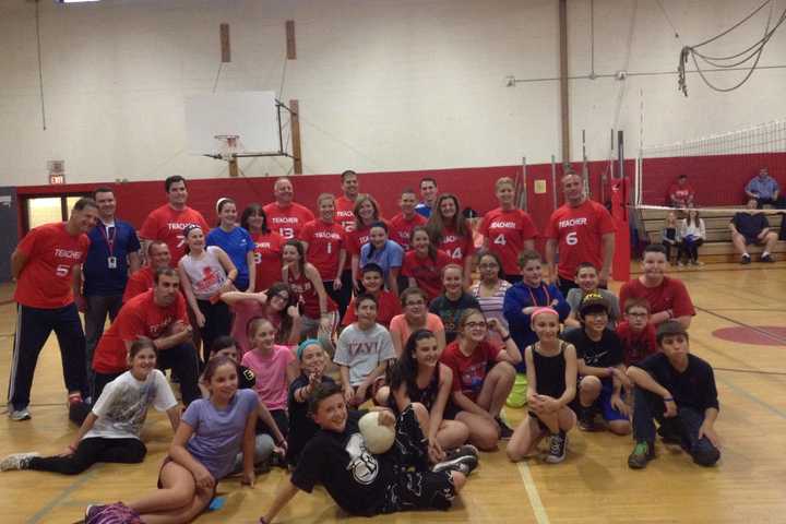 South Orangetown Students, Staff Support Charity With Volleyball Fundraiser