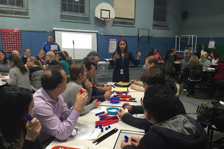 Siwanoy Elementary School Hosts Family Math Night