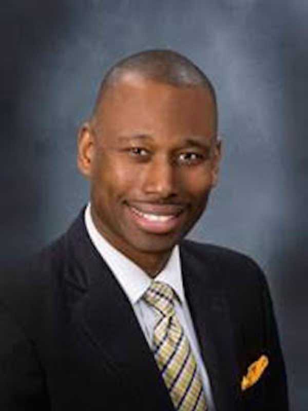Business Journal Salutes Stamford Banker With '40 Under 40' Award