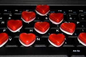 LOOKIN' FOR LOVE: NJ Detective Sniffs Out Online Romance Scam